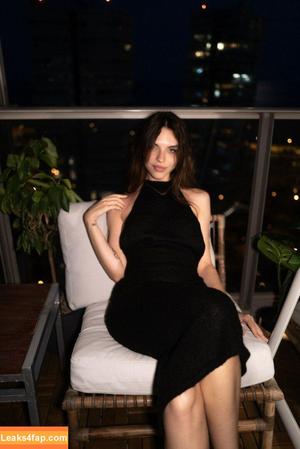 Vika Mednis photo #0313