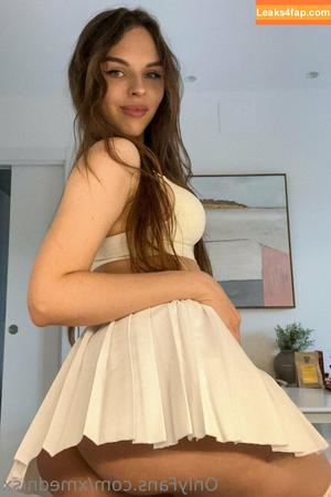 Vika Mednis photo #0357