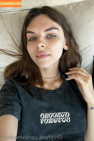 Vika Mednis photo #0578