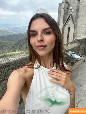 Vika Mednis photo #0679