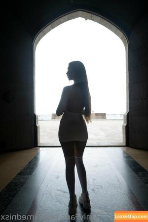 Vika Mednis photo #0680