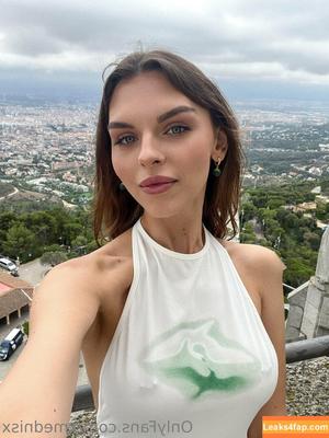 Vika Mednis photo #0685