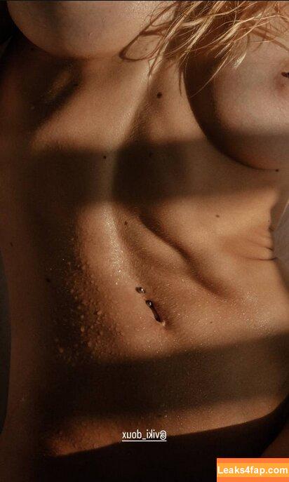 viki_doux /  leaked photo photo #0470