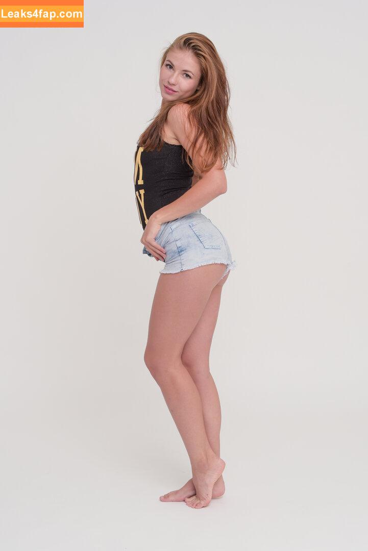 viktoriia_aliko / hilary_coss leaked photo photo #0178