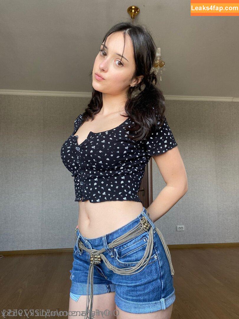 Vikura / vikura.art leaked photo photo #0001