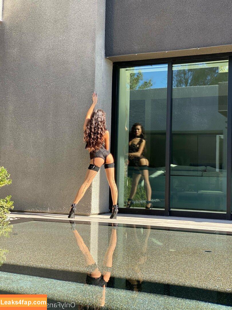 Vina Sky / thevinasky leaked photo photo #0412