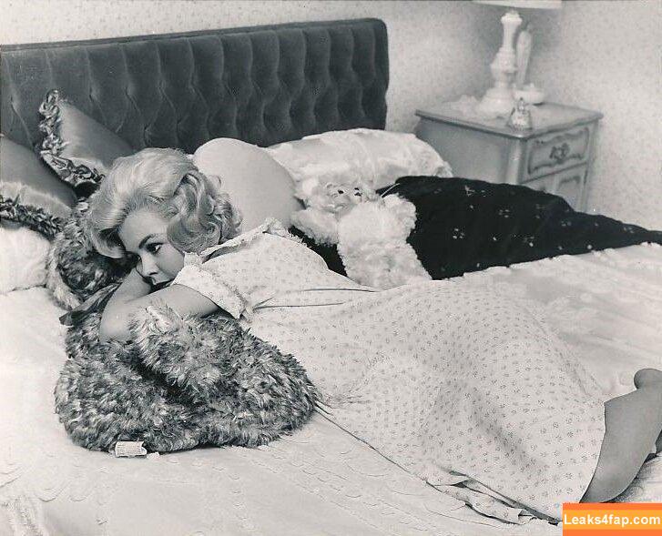 Vintage Sexy Celebs / vintagemoviestars leaked photo photo #0351