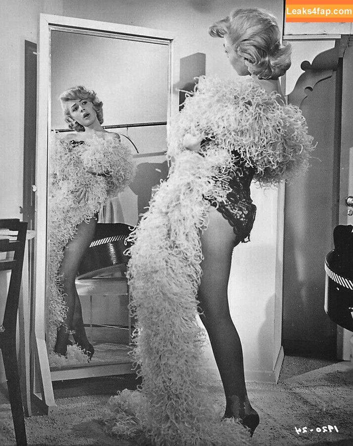 Vintage Sexy Celebs / vintagemoviestars leaked photo photo #0362