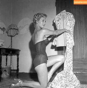 Vintage Sexy Celebs фото #0276