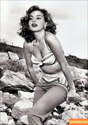 Vintage Sexy Celebs photo #0301