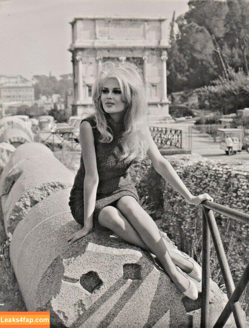 Vintage Starlets /  leaked photo photo #0471