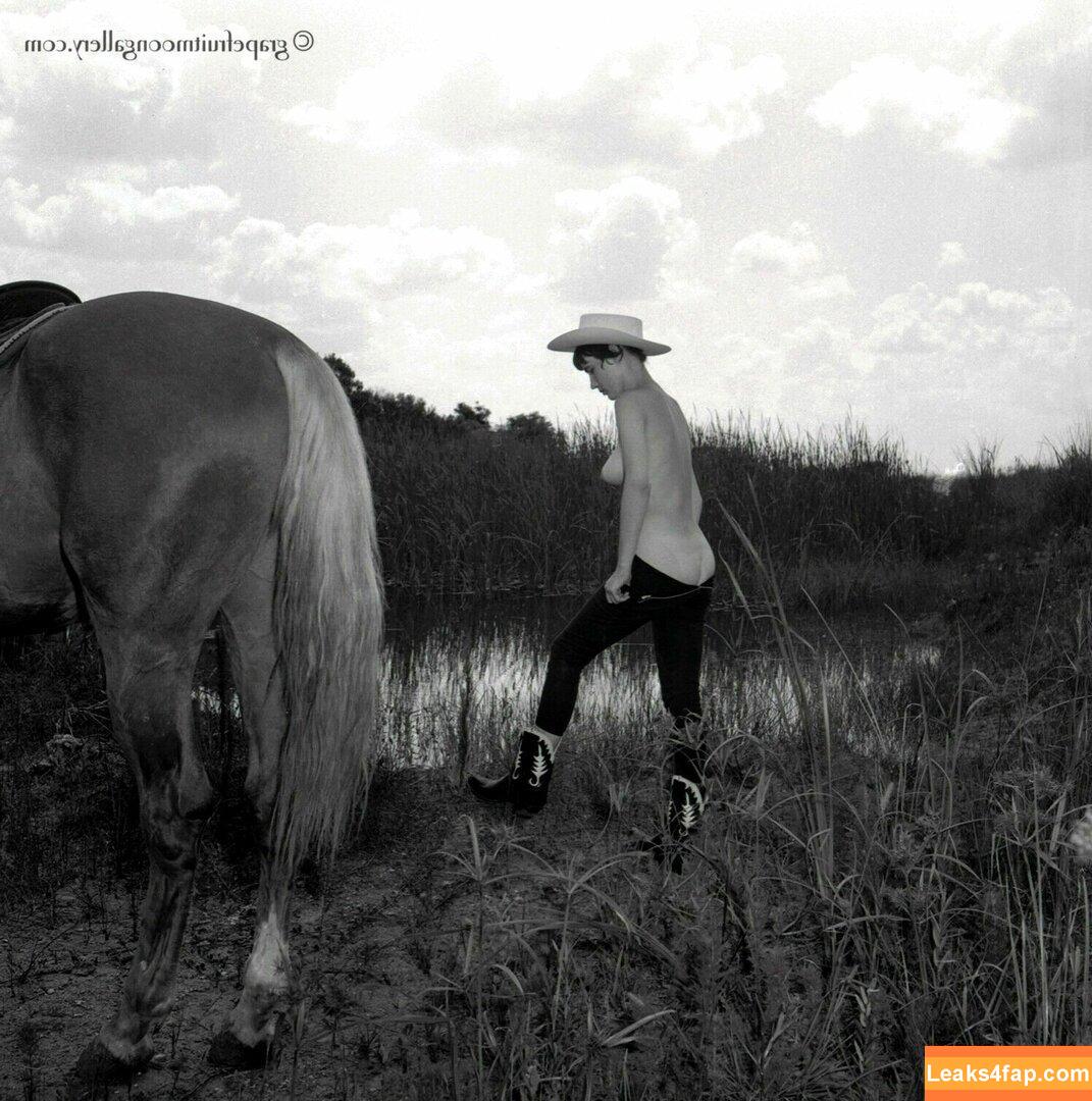 Vintage Starlets /  leaked photo photo #0512