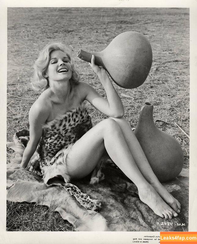 Vintage Starlets /  leaked photo photo #0632