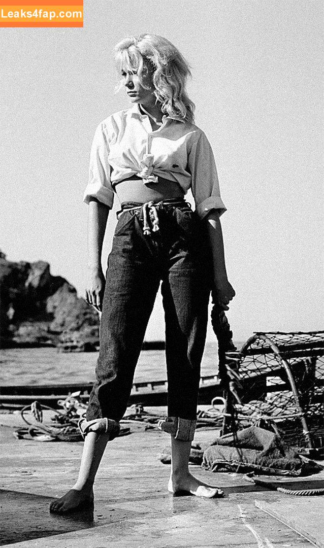 Vintage Starlets /  leaked photo photo #0800