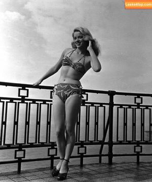 Vintage Starlets photo #0204