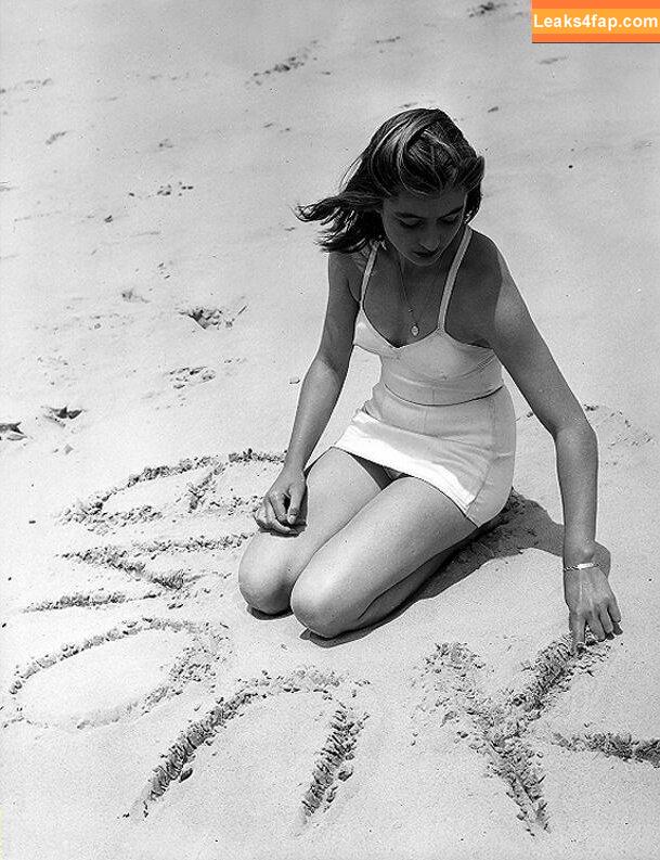 Vintage Starlets /  leaked photo photo #1036