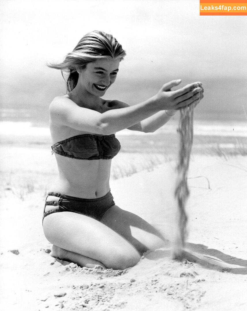 Vintage Starlets /  leaked photo photo #1044