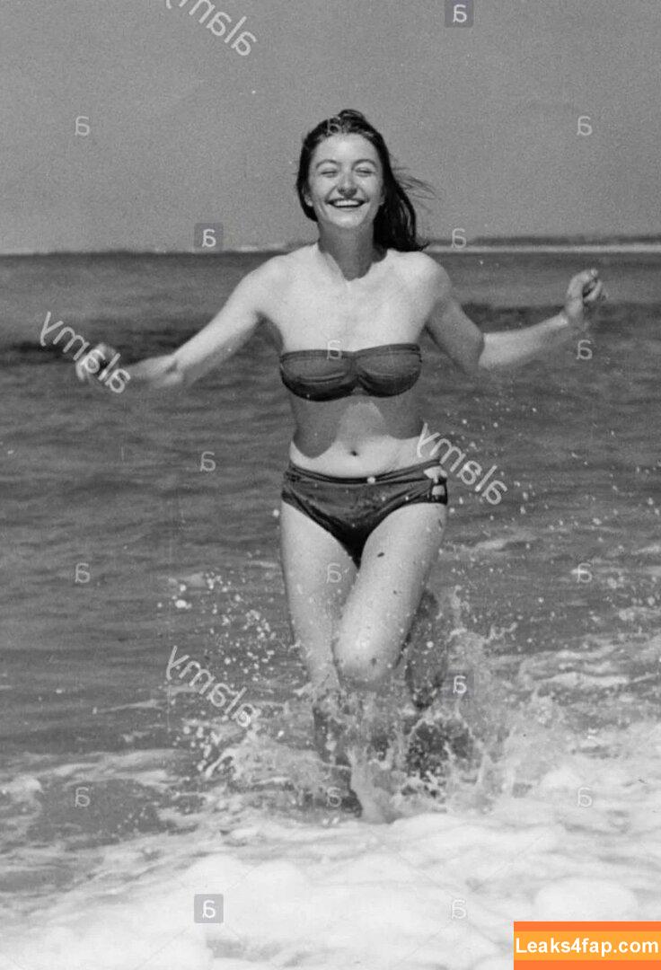 Vintage Starlets /  leaked photo photo #1045