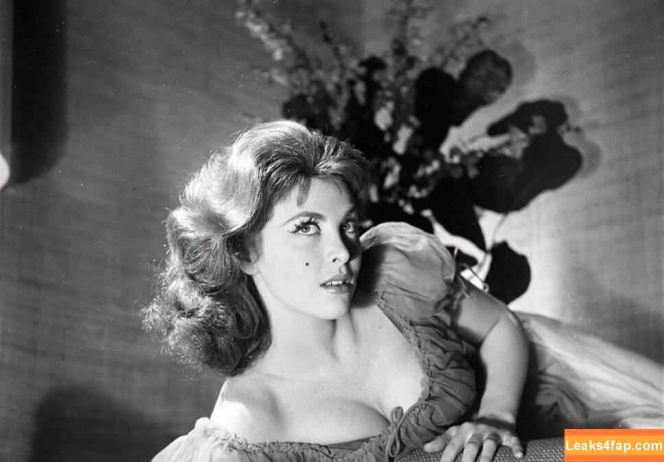 Vintage Starlets /  leaked photo photo #1078