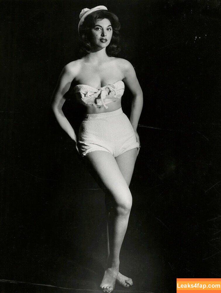 Vintage Starlets /  leaked photo photo #1080