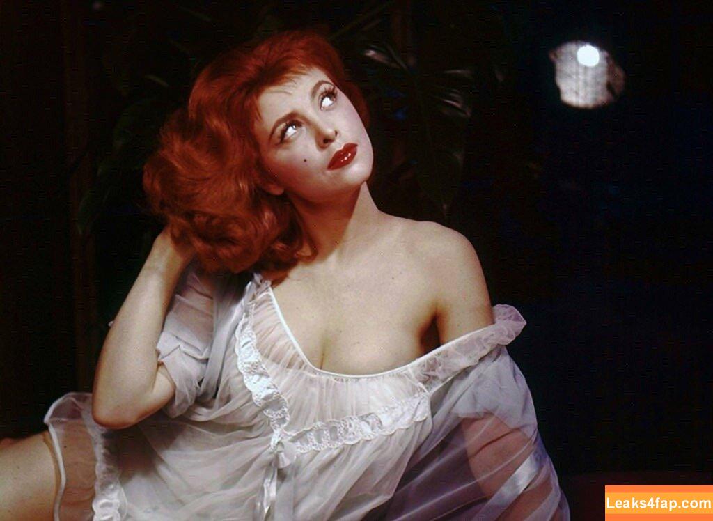 Vintage Starlets /  leaked photo photo #1081