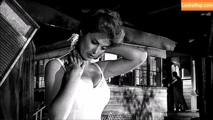 Vintage Starlets /  leaked photo photo #1086