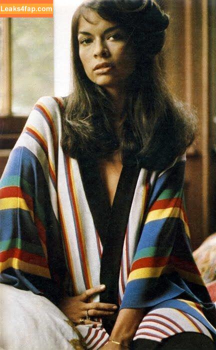 Vintage Starlets /  leaked photo photo #1196