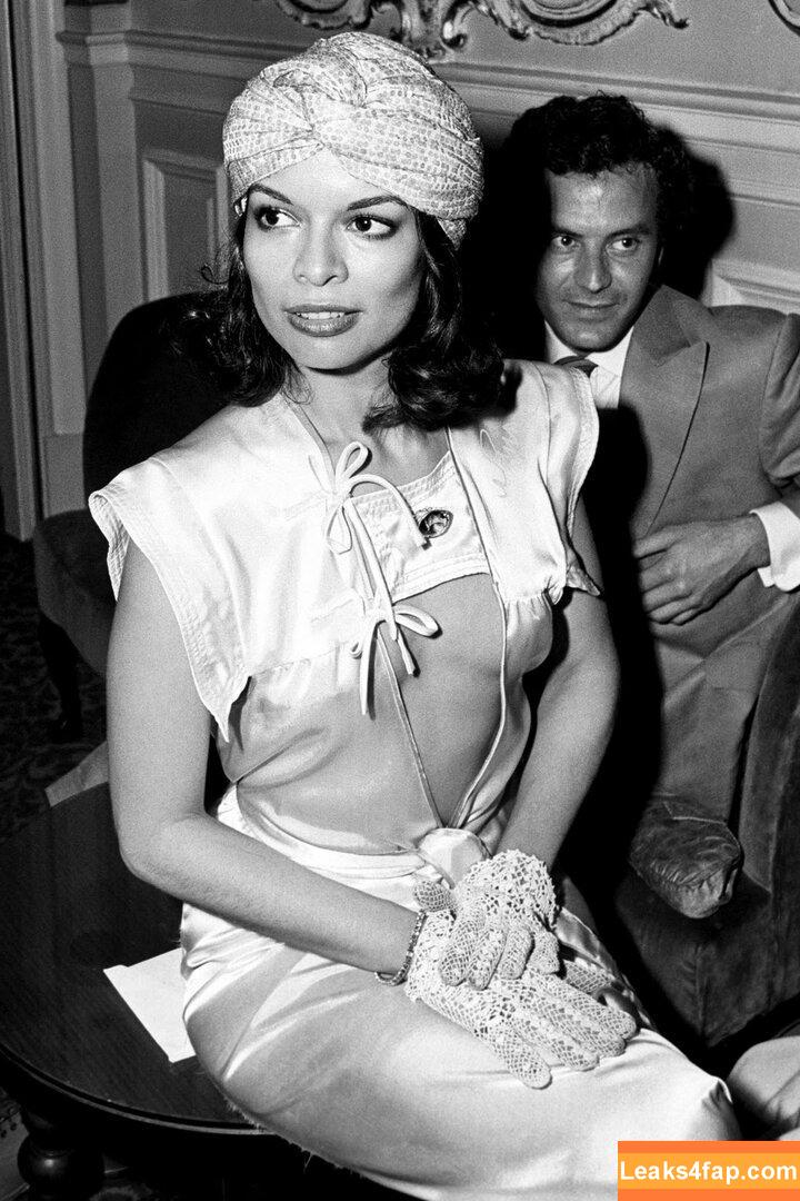 Vintage Starlets /  leaked photo photo #1201