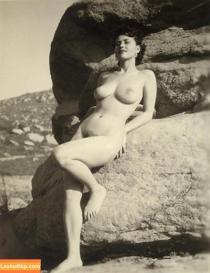 Vintage Starlets /  leaked photo photo #1417