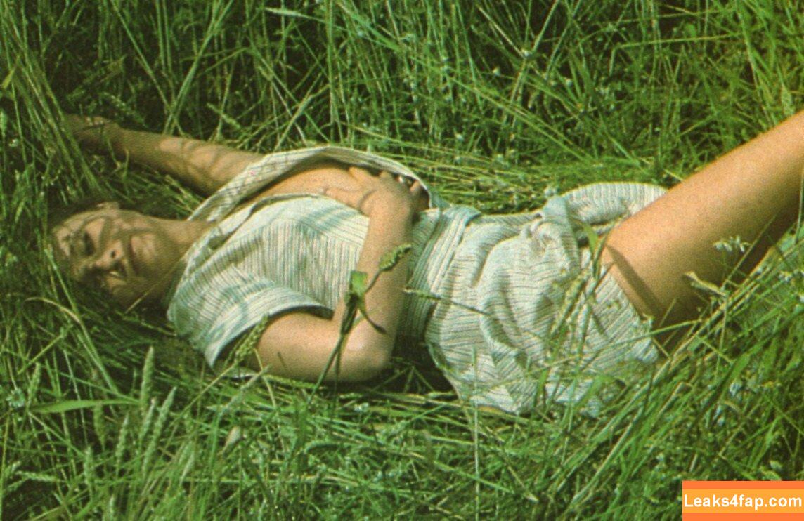 Vintage Starlets /  leaked photo photo #1927