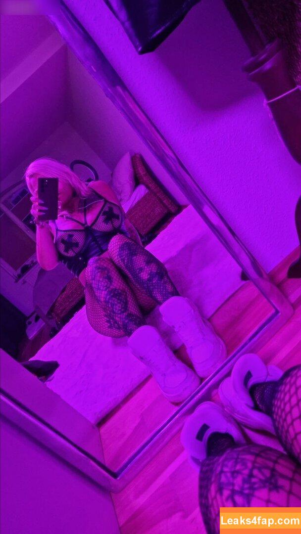 violet_kush /  leaked photo photo #0016