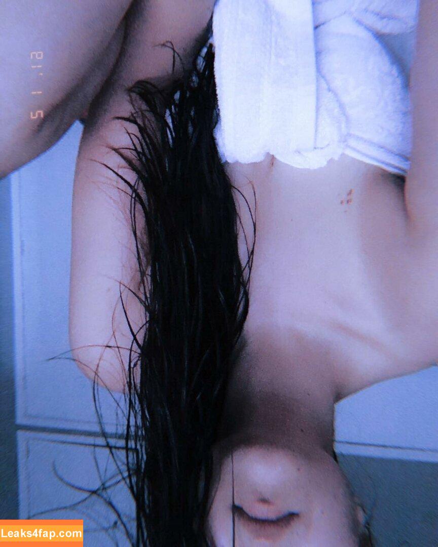 Violet Orlandi / tinyshysiren / violet_orlandi leaked photo photo #0043