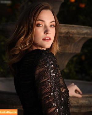 Violett Beane фото #0075