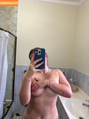 vipholliesworldd photo #0026