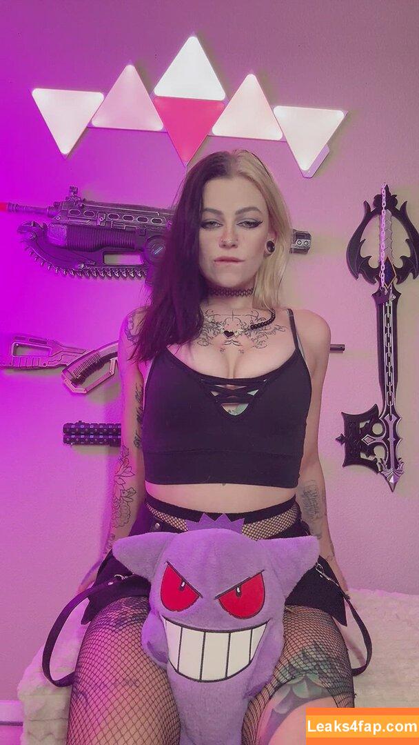 vipwaifueve /  leaked photo photo #0017