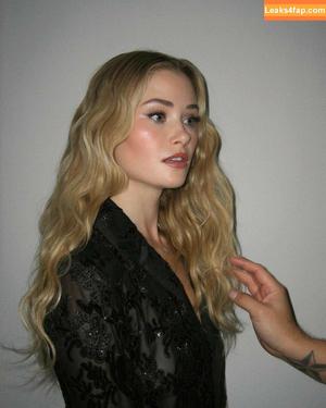 Virginia Gardner photo #0169