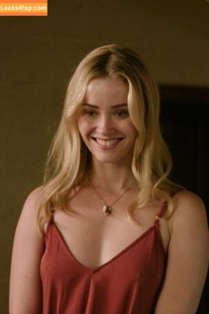 Virginia Gardner photo #0211