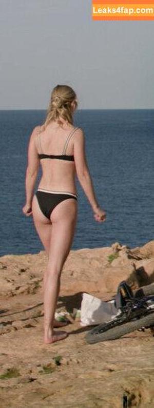 Virginia Gardner photo #0217