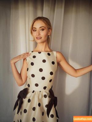 Virginia Gardner photo #0237