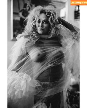 Virginia Madsen photo #0007