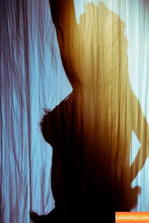 Virgula Girl photo #0123