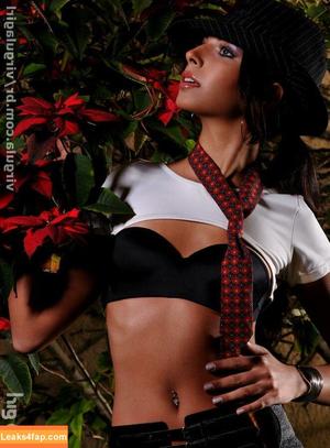 Virgula Girl photo #0609