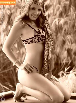 Virgula Girl photo #1078