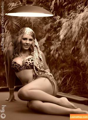 Virgula Girl photo #1079