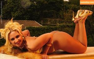 Virgula Girl photo #1219