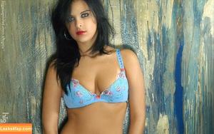 Virgula Girl photo #4937