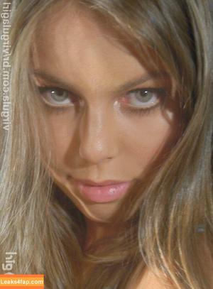 Virgula Girl photo #4946