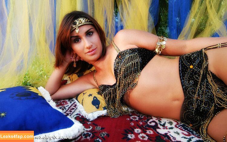 Virgula Girl /  слитое фото фото #5777