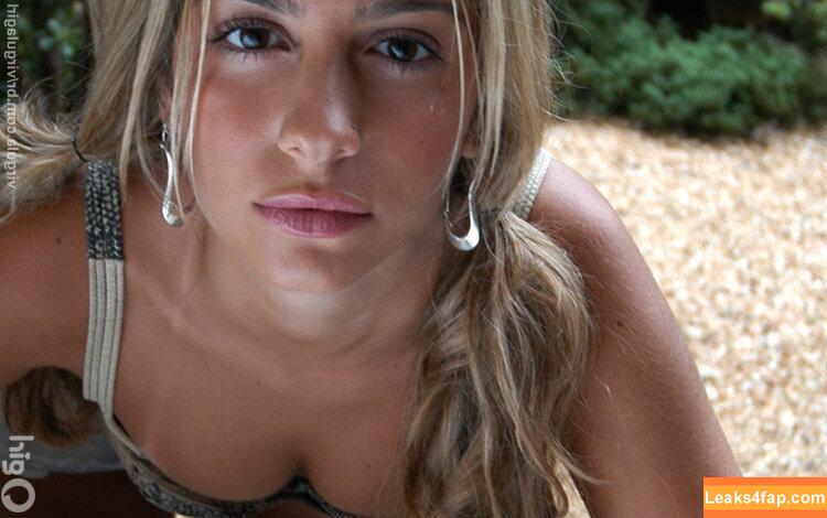 Virgula Girl /  слитое фото фото #6527