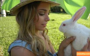 Virgula Girl photo #6550